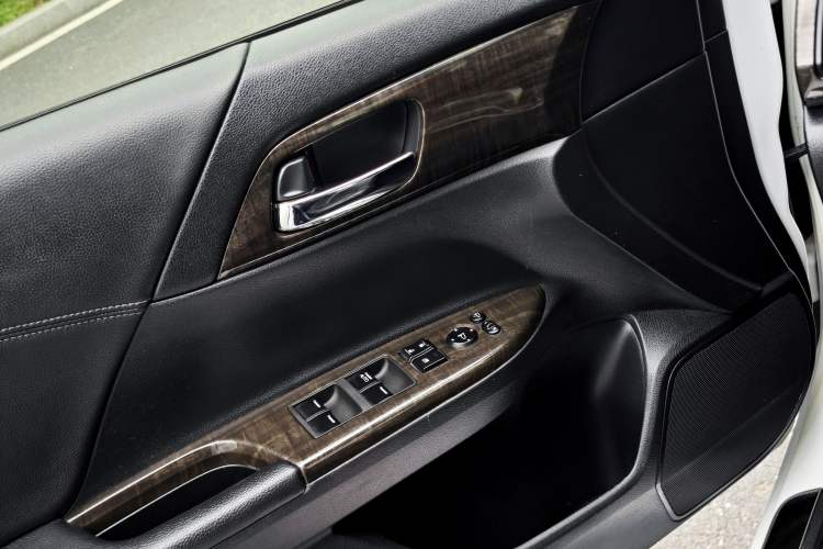 Used Honda Accord 2015 2.4L EX Luxury Edition Interior 10
