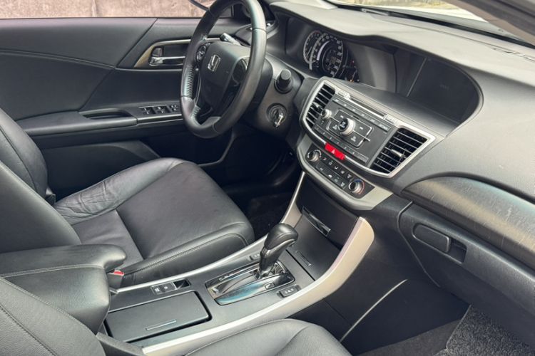 Used Honda Accord 2015 2.0L LXS Elite Edition Interior 2
