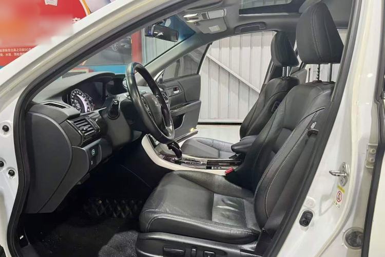 Used Honda Accord 2015 2.4L EX Luxury Edition Interior 2
