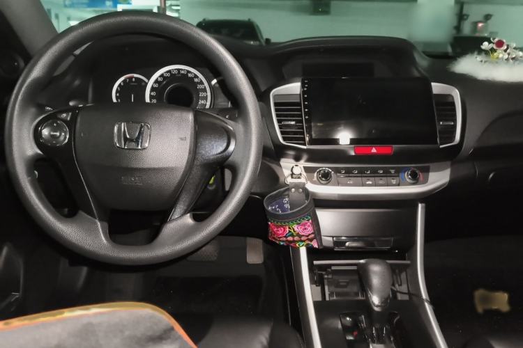 Used Honda Accord 2015 2.0L LX Comfort Edition Interior 2