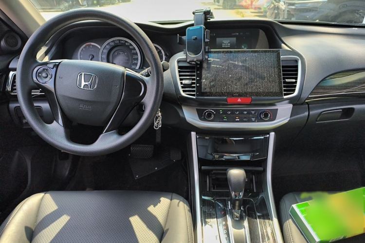 Used Honda Accord 2015 2.0L LX Comfort Edition Interior 2