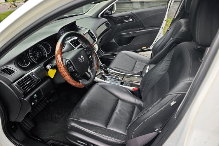 Used Honda Accord 2015 2.4L EX Luxury Edition Interior 2
