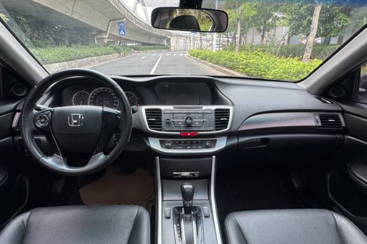 Used Honda Accord 2015 2.0L LXS Elite Edition Interior 3