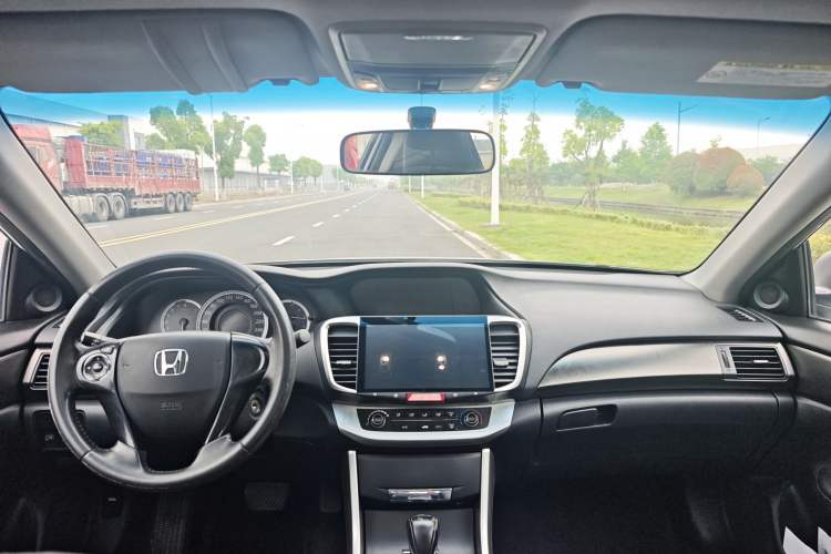 Used Honda Accord 2015 2.0L LXS Elite Edition Interior 3