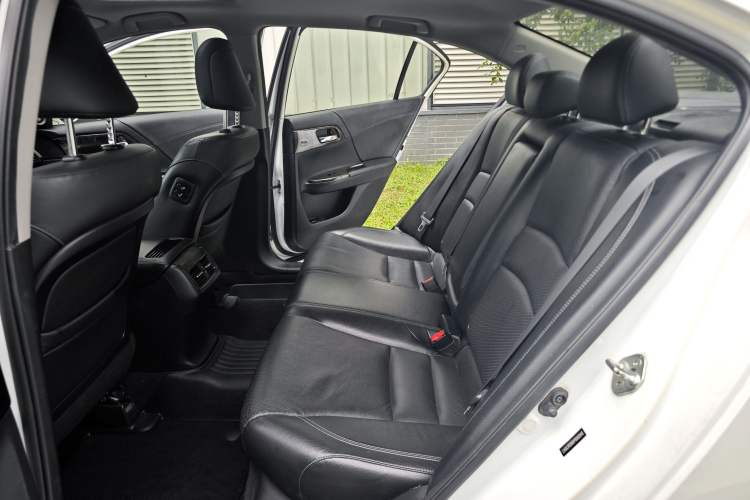 Used Honda Accord 2015 2.4L EX Luxury Edition Interior 3