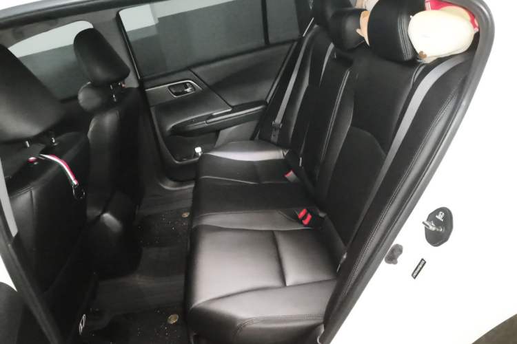 Used Honda Accord 2015 2.0L LX Comfort Edition Interior 4