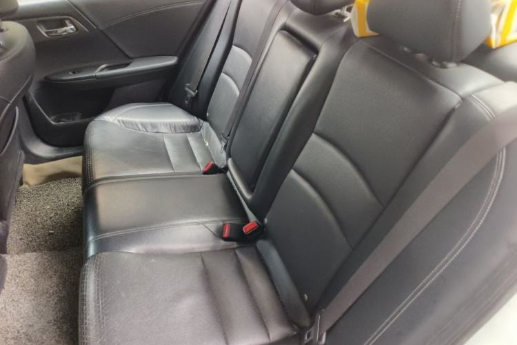 Used Honda Accord 2015 2.0L EX Luxury Edition Interior 4