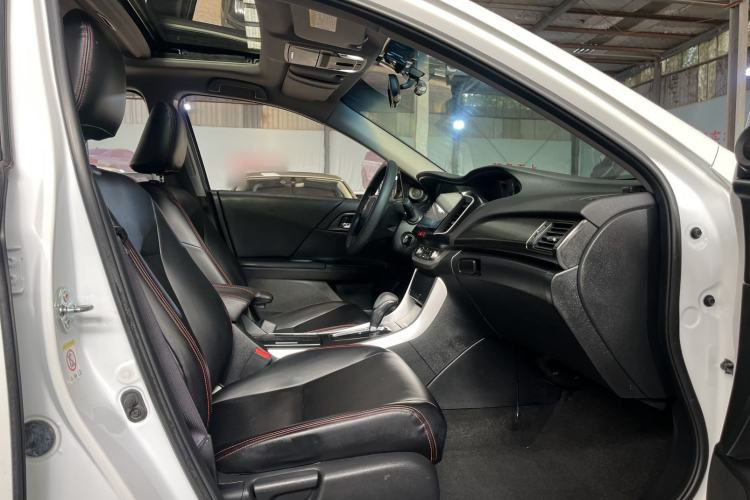 Used Honda Accord 2015 2.0L LX Comfort Edition Interior 4