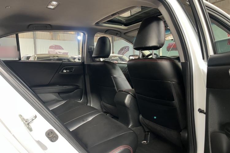 Used Honda Accord 2015 2.0L LX Comfort Edition Interior 5