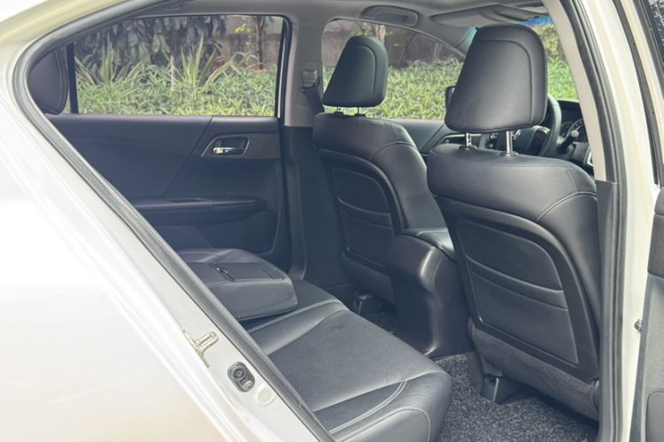 Used Honda Accord 2015 2.0L LXS Elite Edition Interior 6