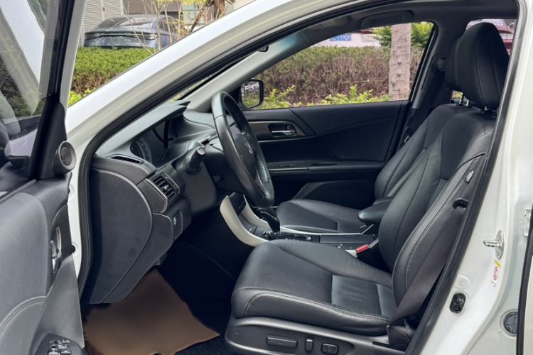 Used Honda Accord 2015 2.0L LXS Elite Edition Interior 7