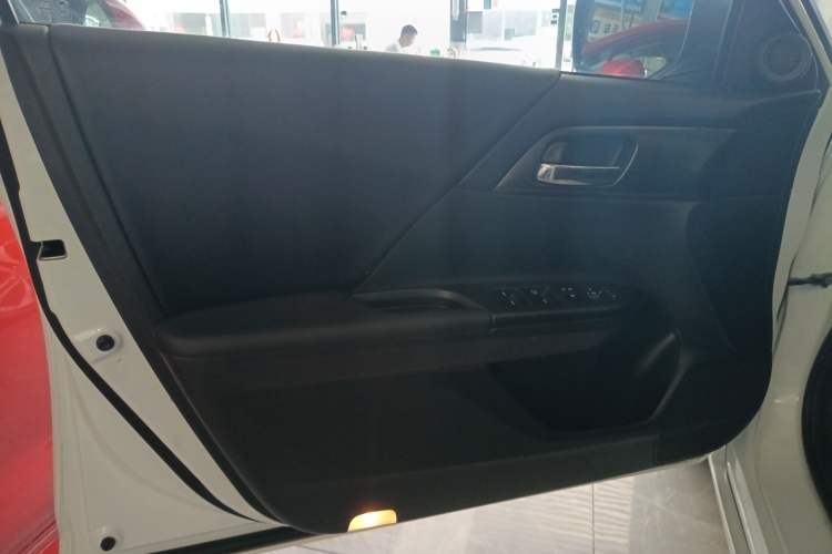 Used Honda Accord 2015 2.0L LX Comfort Edition Left Front Door Interior