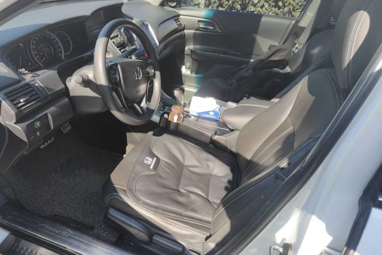 Used Honda Accord 2015 2.0L LX Comfort Edition Left Front Seat