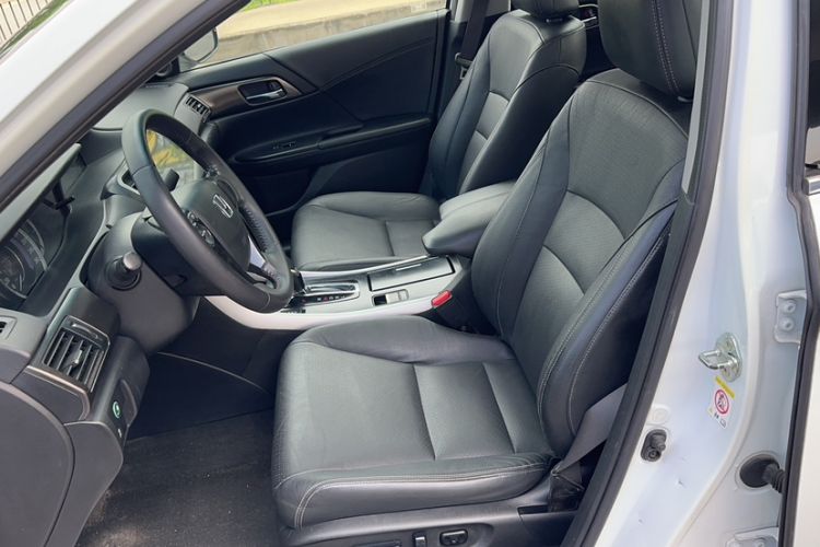Used Honda Accord 2015 2.0L LXS Elite Edition Left Front Seat