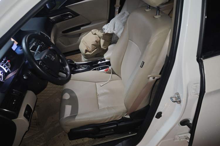 Used Honda Accord 2015 2.0L LX Comfort Edition Left Front Seat