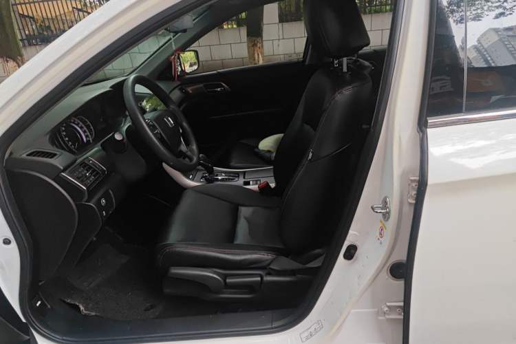 Used Honda Accord 2015 2.0L LX Comfort Edition Left Front Seat
