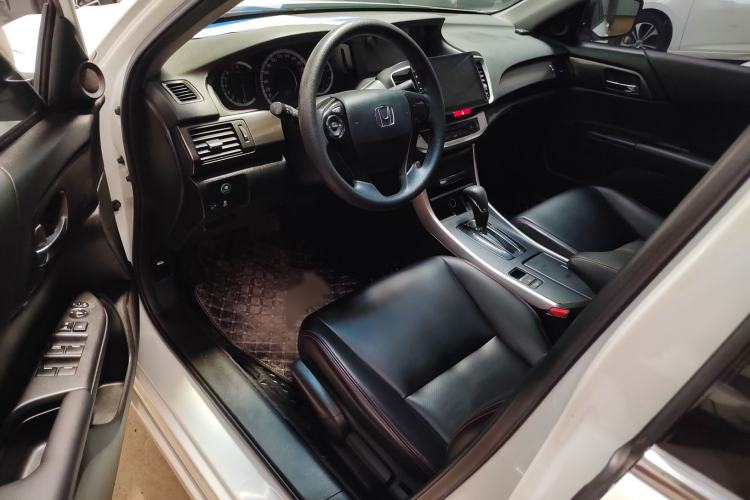 Used Honda Accord 2015 2.0L LX Comfort Edition Left Front Seat