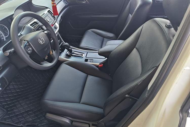 Used Honda Accord 2015 2.0L LX Comfort Edition Left Front Seat