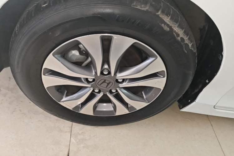 Used Honda Accord 2015 2.0L LX Comfort Edition Left Front Wheel Hub