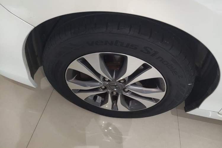 Used Honda Accord 2015 2.0L LXS Elite Edition Left Front Wheel Hub