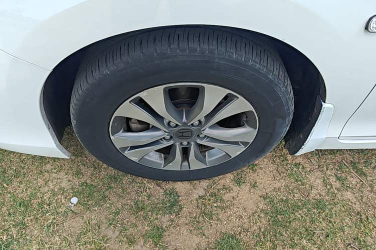 Used Honda Accord 2015 2.0L LX Comfort Edition Left Front Wheel Hub