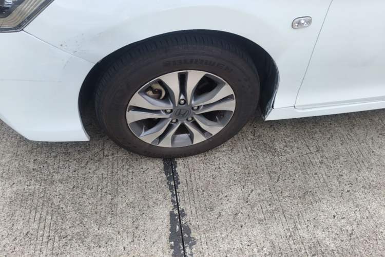 Used Honda Accord 2015 2.0L LX Comfort Edition Left Front Wheel Hub