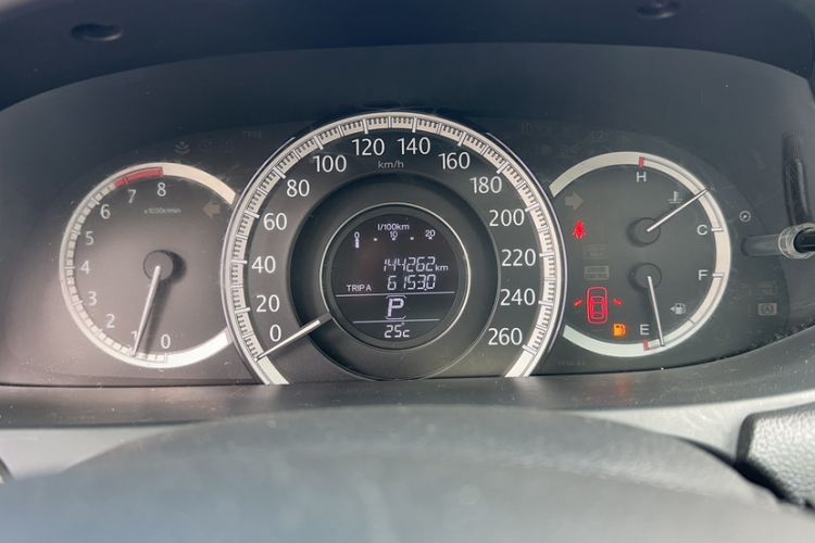 Used Honda Accord 2015 2.0L LXS Elite Edition Odometer Close Up