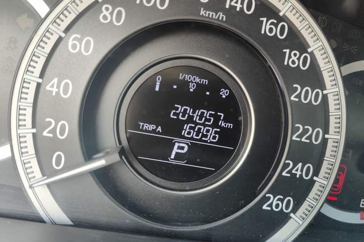 Used Honda Accord 2015 2.0L EX Luxury Edition Odometer Close Up