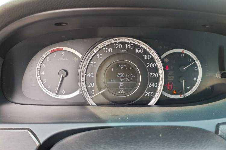 Used Honda Accord 2015 2.0L LXS Elite Edition Odometer Close Up
