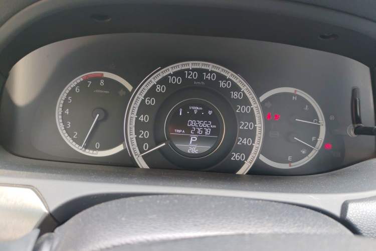 Used Honda Accord 2015 2.0L LX Comfort Edition Odometer Close Up