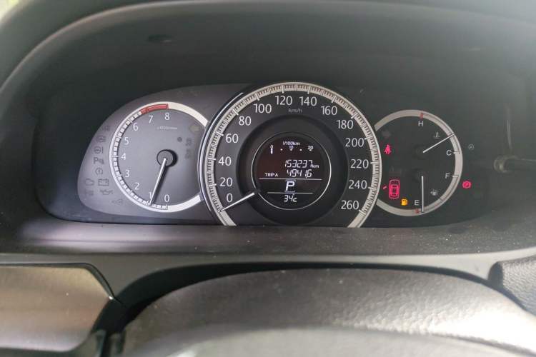 Used Honda Accord 2015 2.0L EX Luxury Edition Odometer Close Up