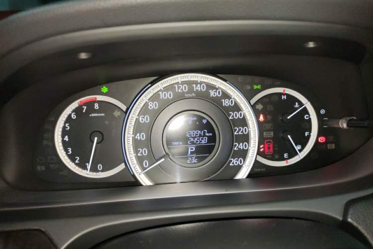 Used Honda Accord 2015 2.4L EX Luxury Edition Odometer Close Up