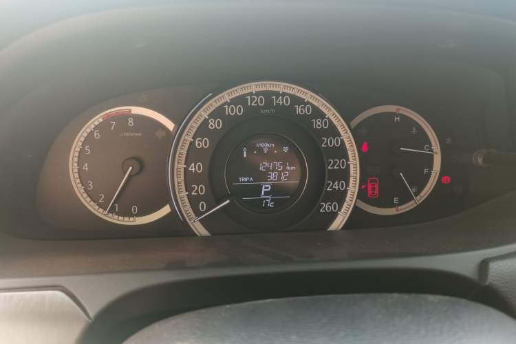 Used Honda Accord 2015 2.0L LXS Elite Edition Odometer Close Up