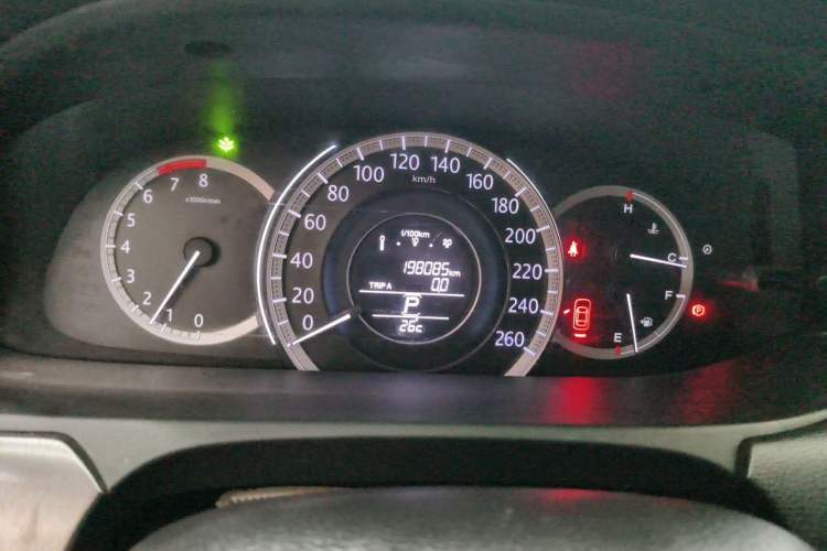 Used Honda Accord 2015 2.0L LX Comfort Edition Odometer Close Up