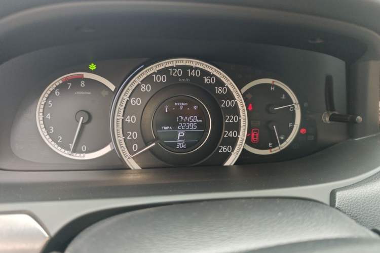 Used Honda Accord 2015 2.0L LX Comfort Edition Odometer Close Up