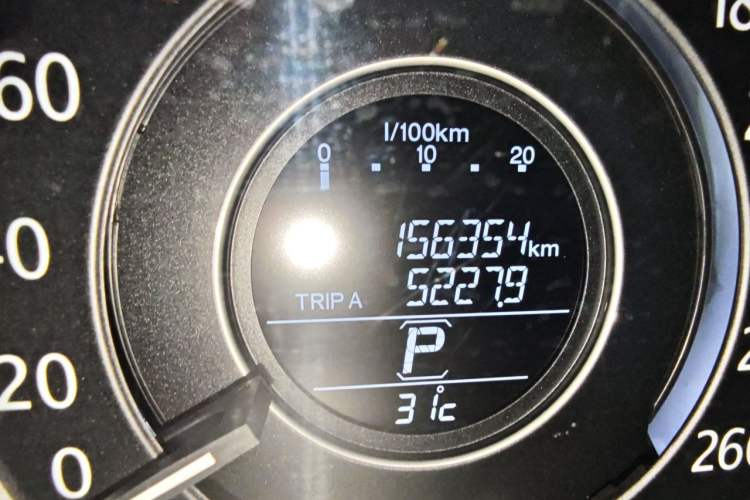Used Honda Accord 2015 2.0L LX Comfort Edition Odometer Close Up