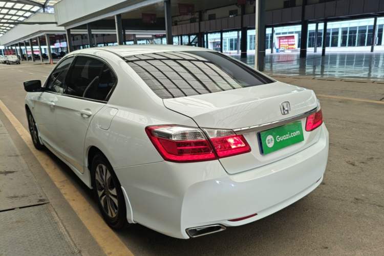 Used Honda Accord 2015 2.0L LX Comfort Edition Rear Left 45 Deg
