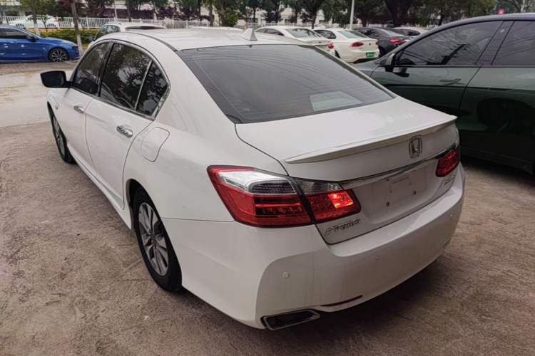 Used Honda Accord 2015 2.0L LX Comfort Edition Rear Left 45 Deg
