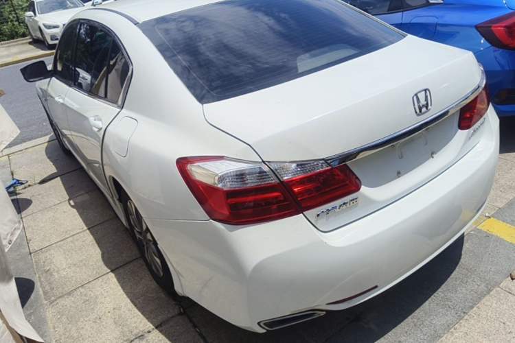 Used Honda Accord 2015 2.0L LX Comfort Edition Rear Left 45 Deg