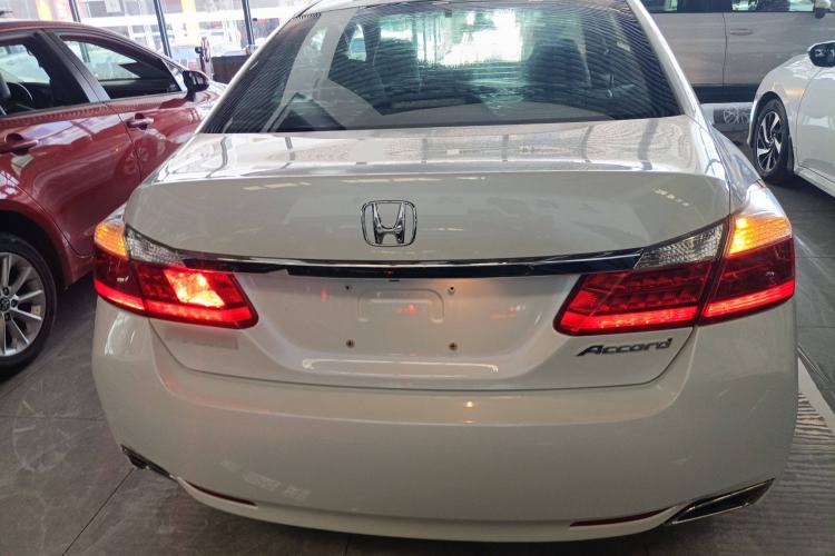 Used Honda Accord 2015 2.0L LX Comfort Edition Rear