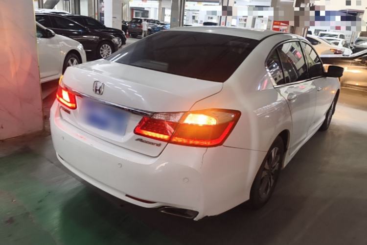 Used Honda Accord 2015 2.0L LX Comfort Edition Rear Right 45 Deg