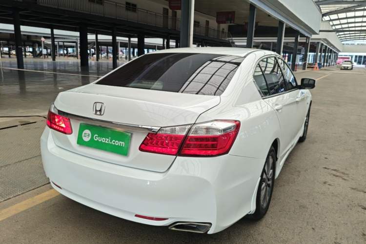 Used Honda Accord 2015 2.0L LX Comfort Edition Rear Right 45 Deg