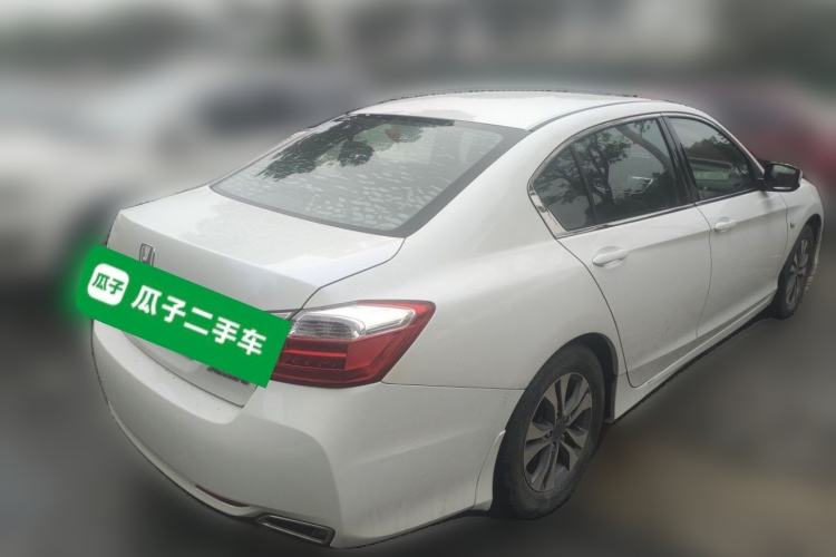 Used Honda Accord 2015 2.0L LX Comfort Edition Rear Right 45 Deg