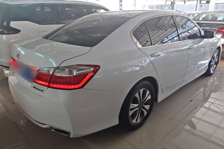 Used Honda Accord 2015 2.0L LX Comfort Edition Rear Right 45 Deg