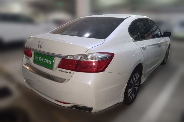 Used Honda Accord 2015 2.0L LX Comfort Edition Rear Right 45 Deg