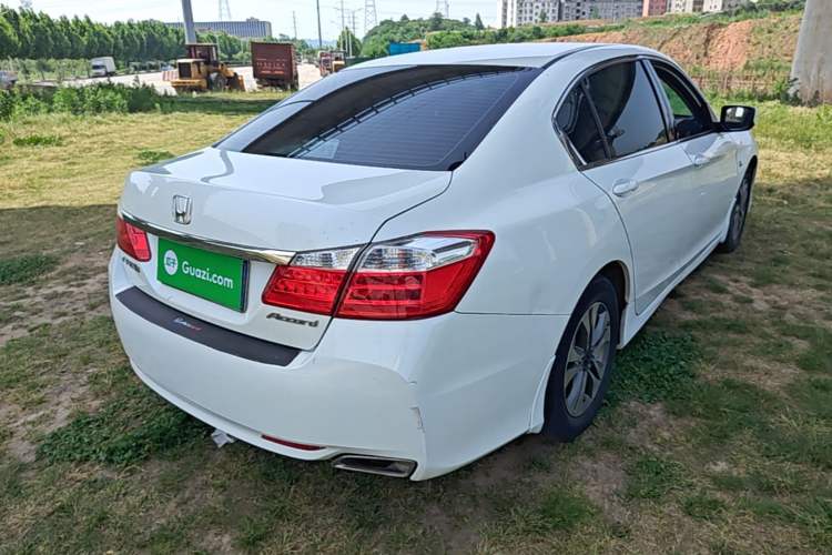 Used Honda Accord 2015 2.0L LX Comfort Edition Rear Right 45 Deg