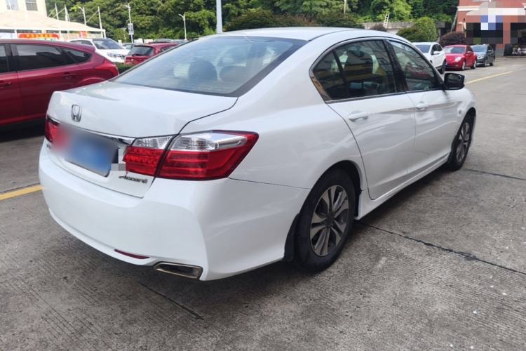 Used Honda Accord 2015 2.0L LX Comfort Edition Rear Right 45 Deg