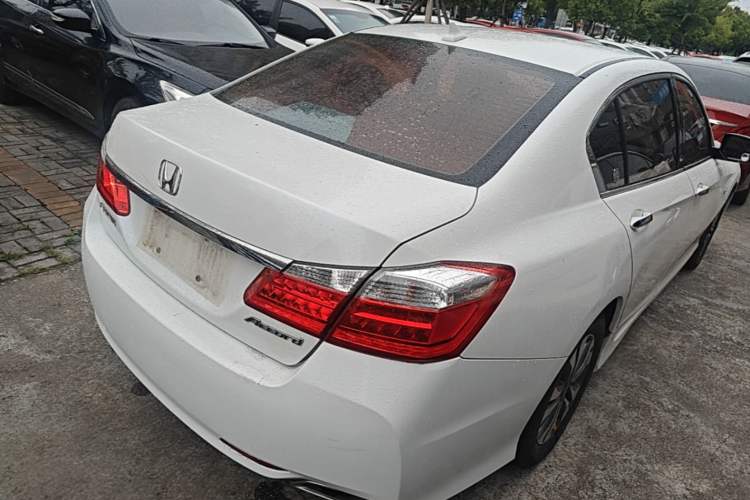 Used Honda Accord 2015 2.0L LXS Elite Edition Rear Right 45 Deg