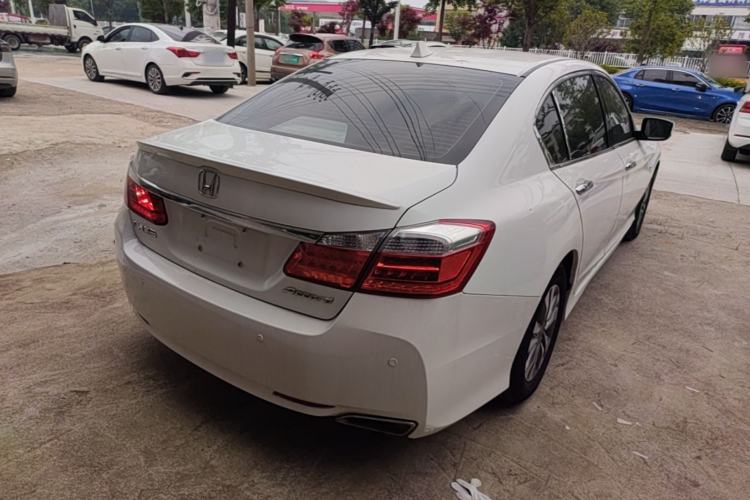 Used Honda Accord 2015 2.0L LX Comfort Edition Rear Right 45 Deg