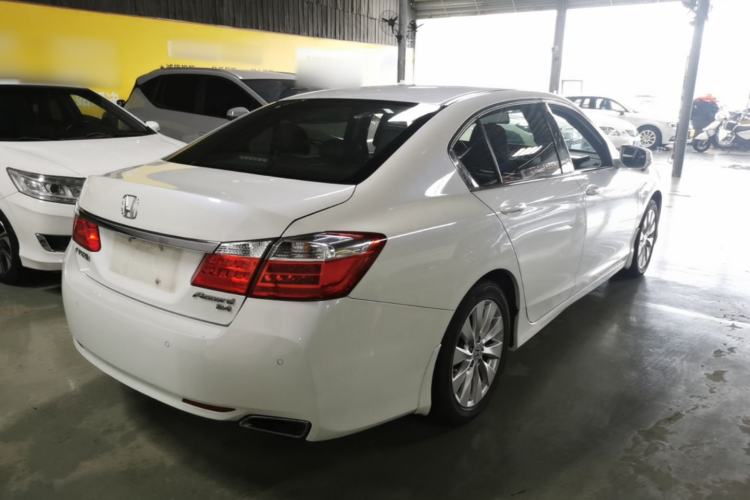Used Honda Accord 2015 2.4L EX Luxury Edition Rear Right 45 Deg